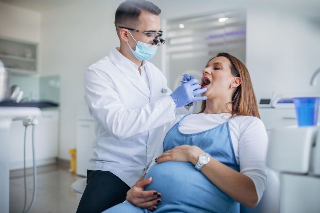 Oral care tips for expecting mothers
